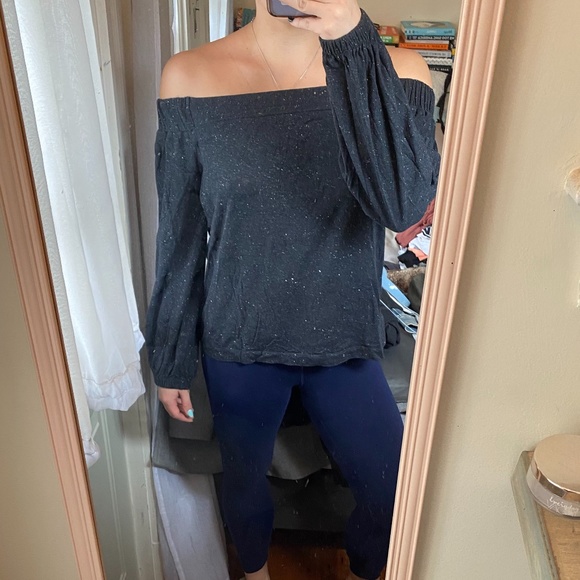 Ann Taylor LOFT off the shoulder Long Sleeve - Picture 2 of 2